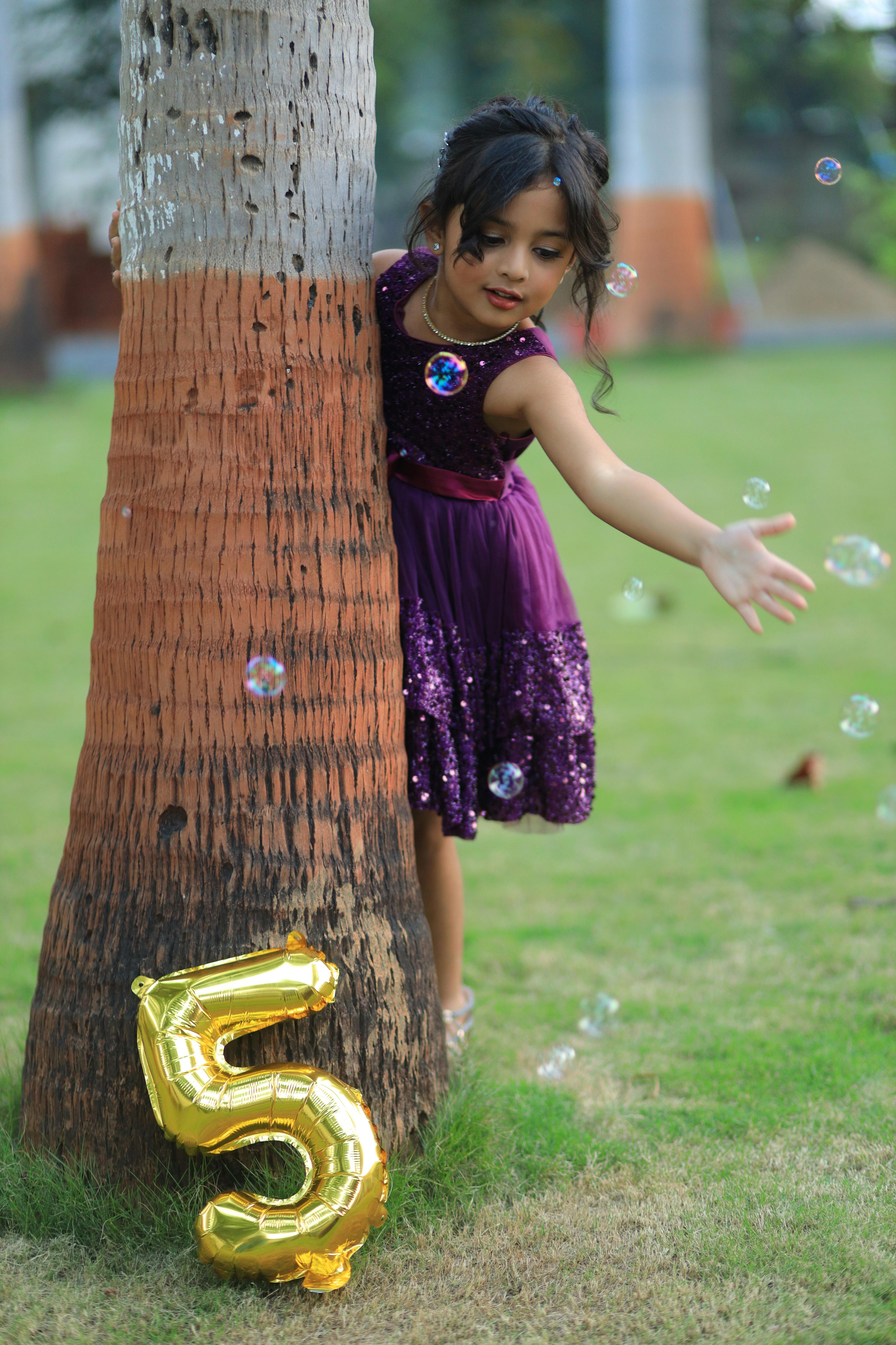 中文字幕视频首屏推荐海报：悬疑推理氛围画面